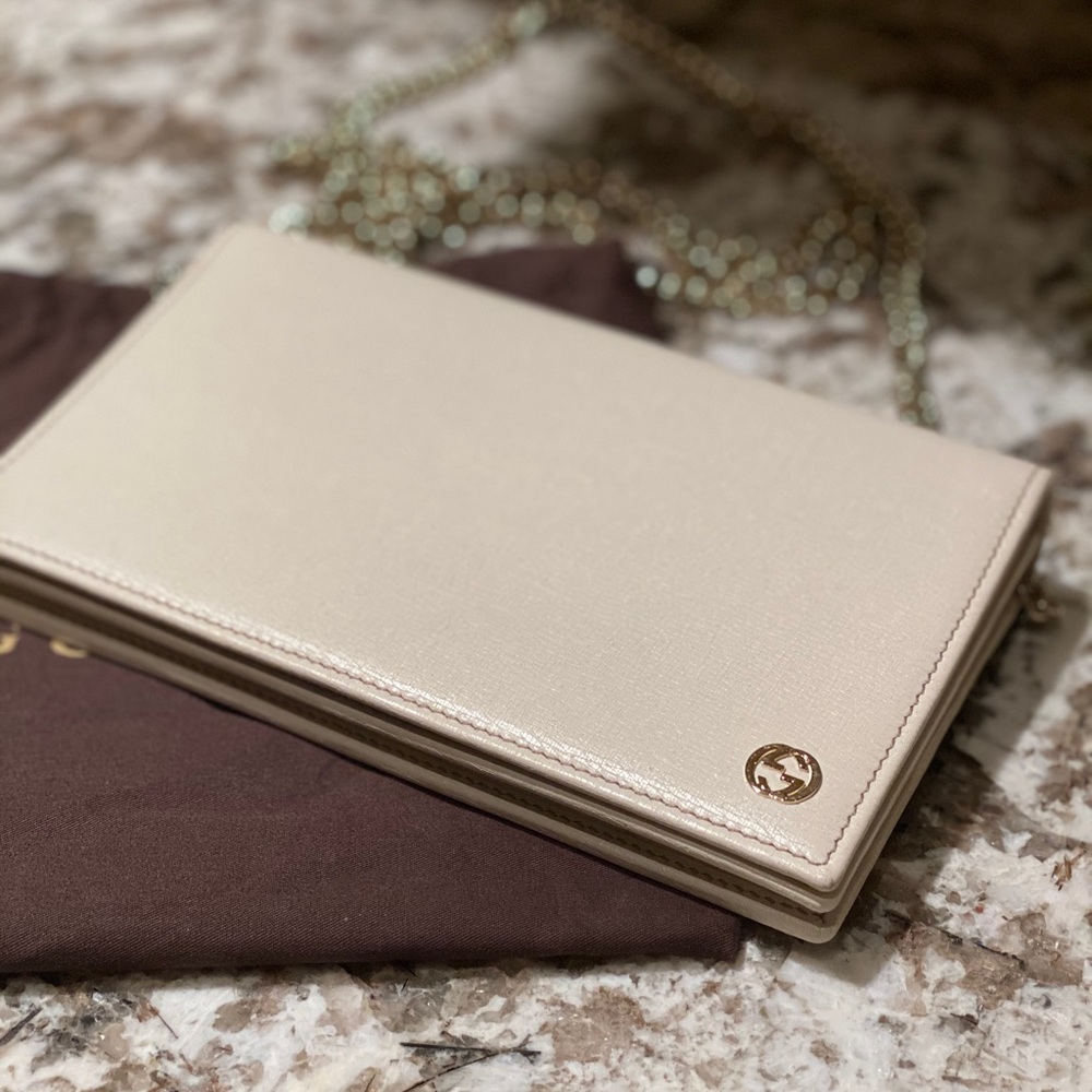 Gucci Wallet on Chain